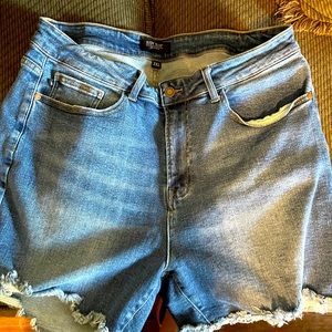Almost new Judy blue shorts
